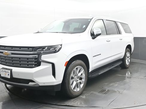 Used 2023 Chevrolet Suburban Premier image 4
