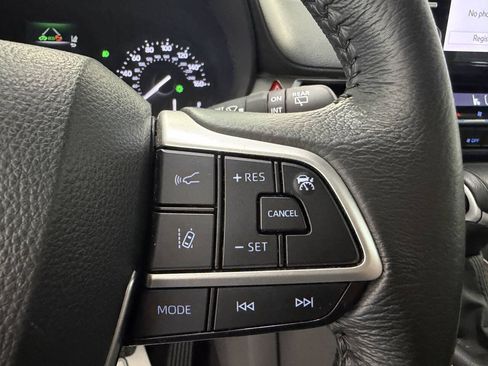 Used 2024 Toyota Sienna XLE AWD/4WD image 19
