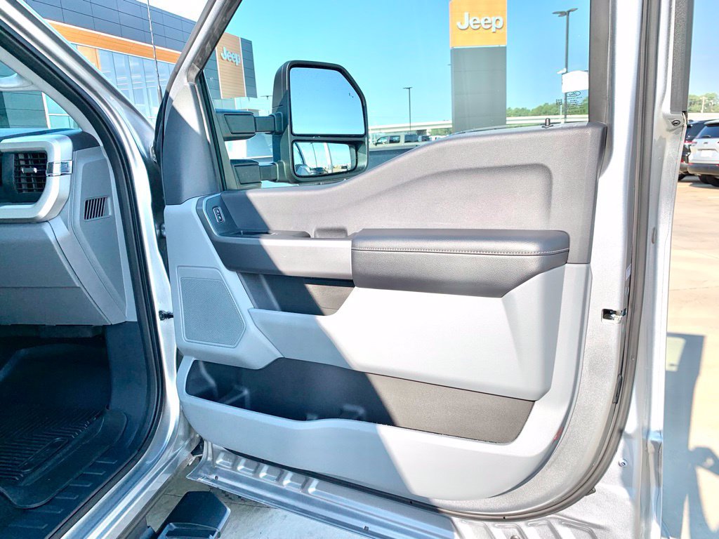 Used 2024 Ford F250 4x4 Crew Cab Super Duty image 24