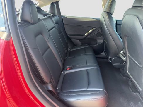 Used 2022 Tesla Model Y Long Range AWD/4WD image 19