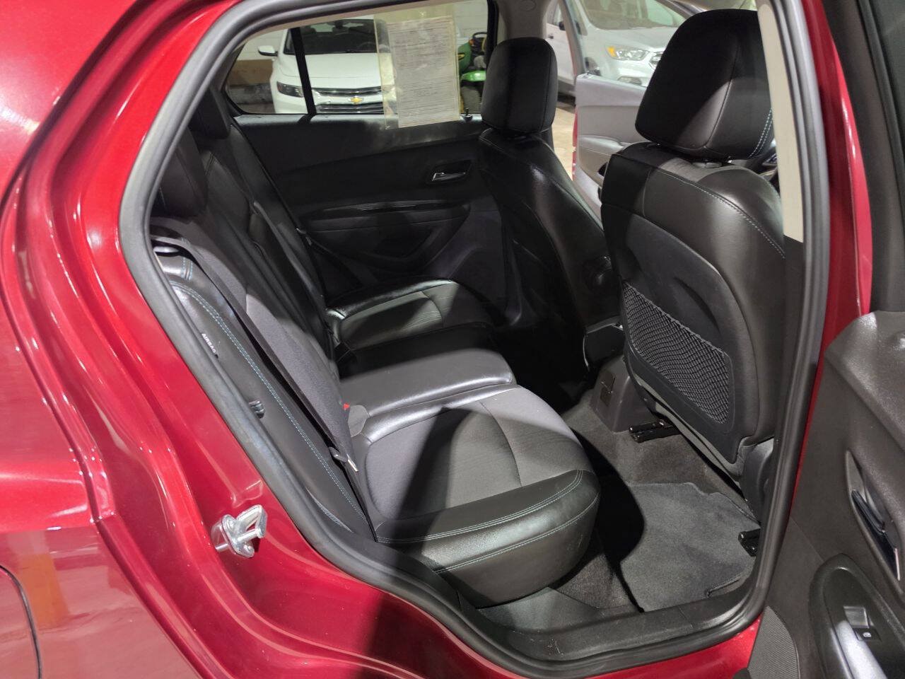 Used 2016 Chevrolet Trax LT w/ LT Convenience Package AWD/4WD image 29