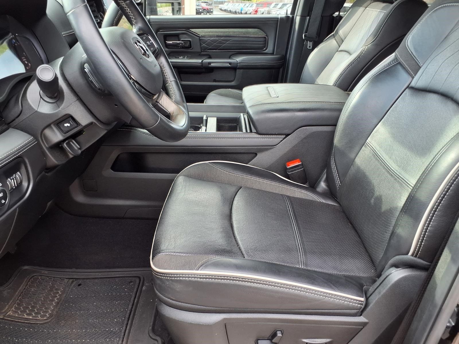 Used 2025 RAM 3500 Limited AWD/4WD image 15