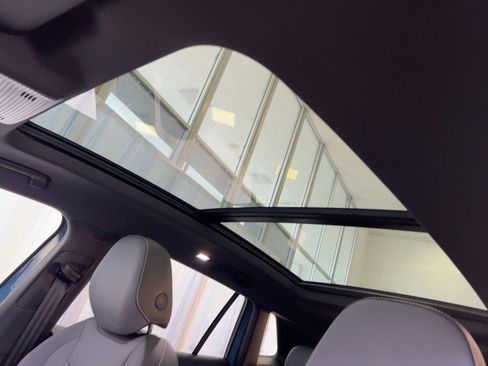 New 2026 Volkswagen Tiguan SE R-Line FWD image 16