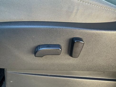 Used 2023 Nissan Frontier SV w/ SV Convenience Package image 22