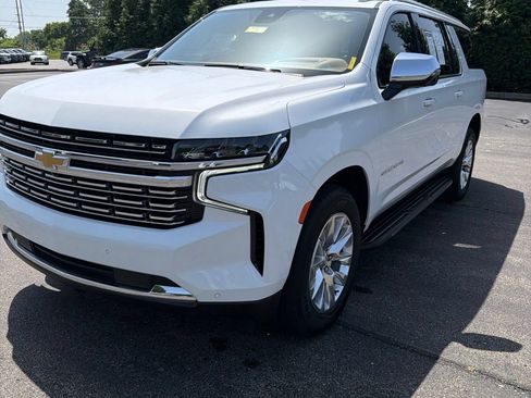 Used 2023 Chevrolet Suburban Premier AWD/4WD image 1