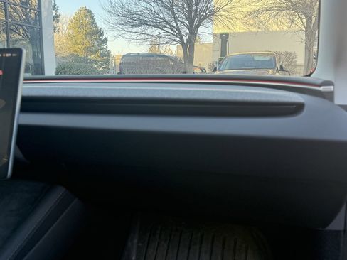 Used 2025 Tesla Model 3 Long Range image 24