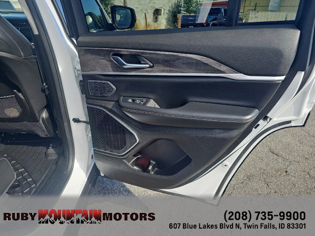 Used 2023 Jeep Grand Cherokee 4WD 4xe image 31