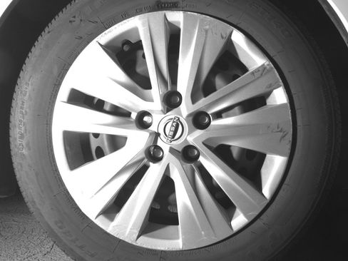 Used 2025 Nissan Sentra S image 13