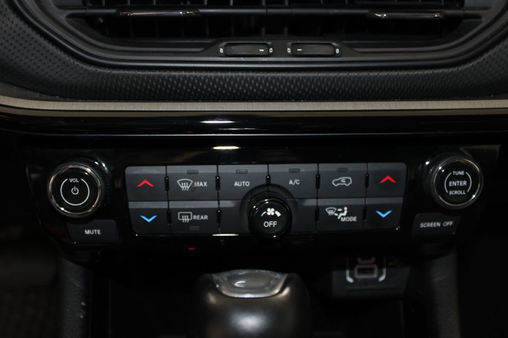 Used 2025 Jeep Compass Trailhawk AWD/4WD image 51