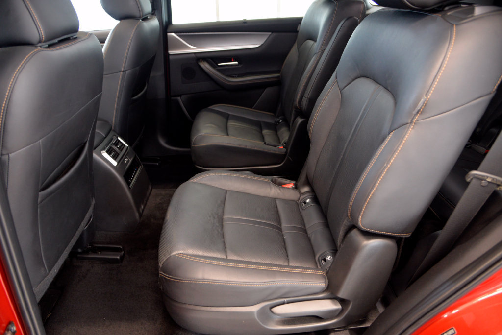 Certified 2024 MAZDA CX-90 Plug-In Hybrid w/ Preferred AWD/4WD image 28
