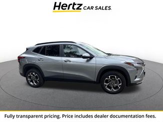 Used 2025 Chevrolet Trax LT FWD video 1