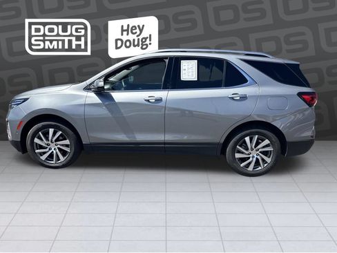 Used 2024 Chevrolet Equinox Premier AWD/4WD image 2