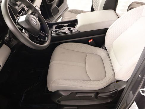 Used 2023 Honda Pilot LX image 10