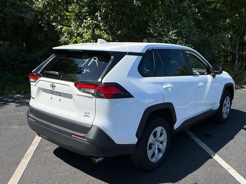 Used 2025 Toyota RAV4 LE AWD/4WD image 32