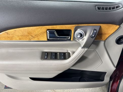 Used 2013 Lincoln MKX AWD image 19