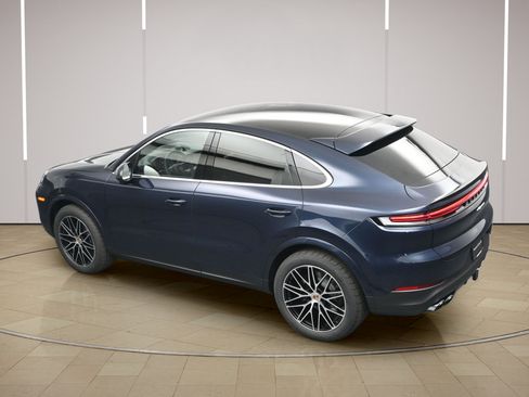 Certified 2026 Porsche Cayenne Coupe AWD/4WD image 32