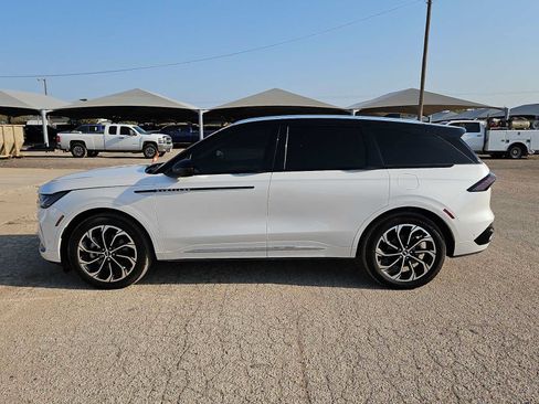 Used 2024 Lincoln Nautilus Reserve w/ Equipment Group 202A AWD/4WD image 5