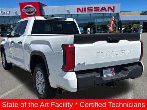 Used 2022 Toyota Tundra SR5 w/ SR5 Convenience Package AWD/4WD image 5