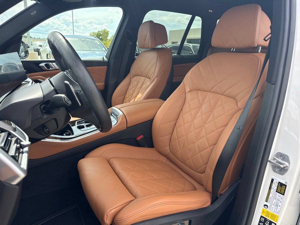 Certified 2024 BMW X5 xDrive40i w/ M Sport Package AWD/4WD image 13