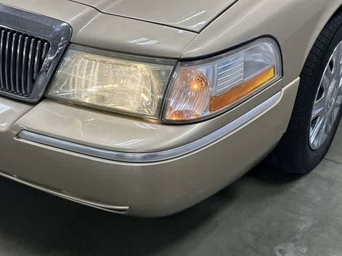 Used 2005 Mercury Grand Marquis GS RWD image 28
