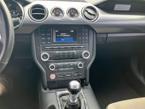Used 2017 Ford Mustang GT w/ GT Performance Package RWD image 21