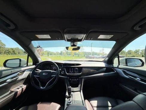 Used 2023 Cadillac XT6 Premium Luxury w/ Technology Package FWD image 26