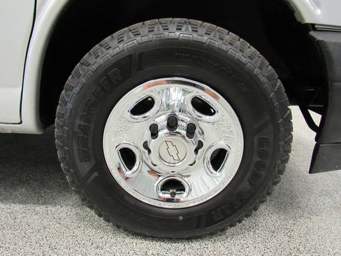 Used 2020 Chevrolet Express 2500 Extended w/ Driver Convenience Package RWD image 13