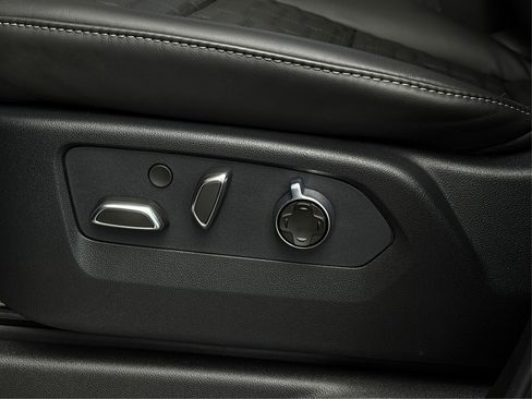 New 2026 Cadillac Escalade ESV Platinum Sport w/ LPO, ONYX Package image 33