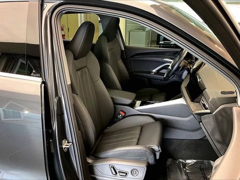 Certified 2025 Audi Q5 Premium w/ Premium Plus AWD/4WD image 9