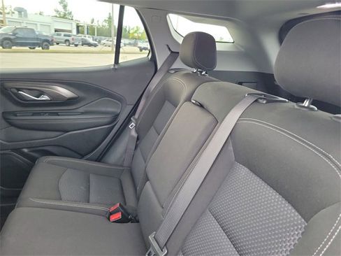 Certified 2024 GMC Terrain SLE image 9