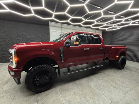 Used 2023 Ford F350 Platinum AWD/4WD image 9