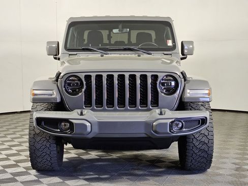 Used 2022 Jeep Gladiator Overland image 2