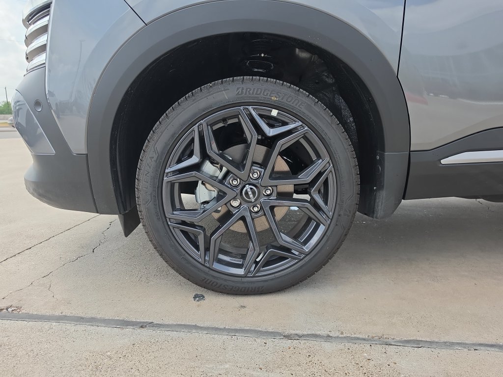 New 2026 Nissan Kicks SR FWD image 27