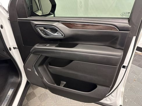 Used 2023 Chevrolet Suburban LT AWD/4WD image 15
