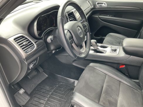 Used 2022 Jeep Grand Cherokee Laredo X AWD/4WD image 23