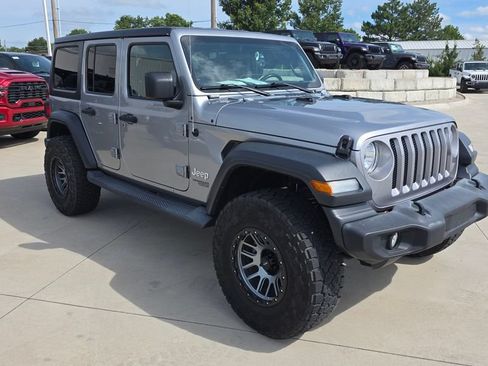 Used 2018 Jeep Wrangler Unlimited Sport S AWD/4WD image 7
