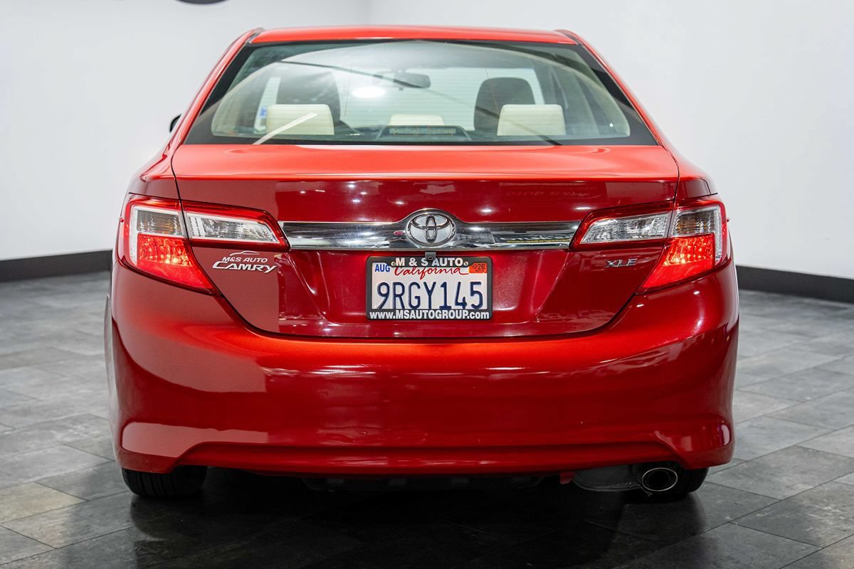 Used 2013 Toyota Camry XLE FWD image 5