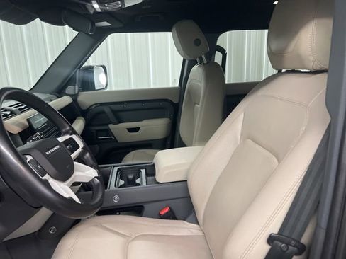 Used 2023 Land Rover Defender 130 S image 9