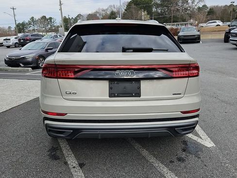 Used 2022 Audi Q8 Premium Plus image 4