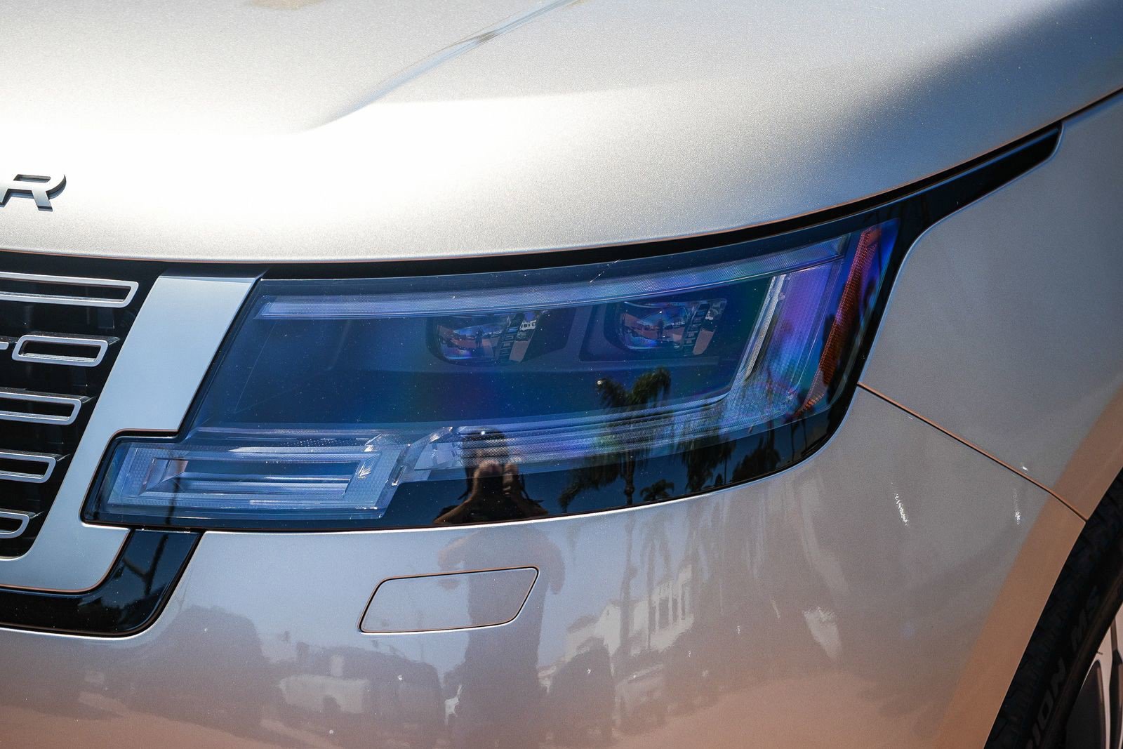 New 2026 Land Rover Range Rover Long Wheelbase SE AWD/4WD image 8