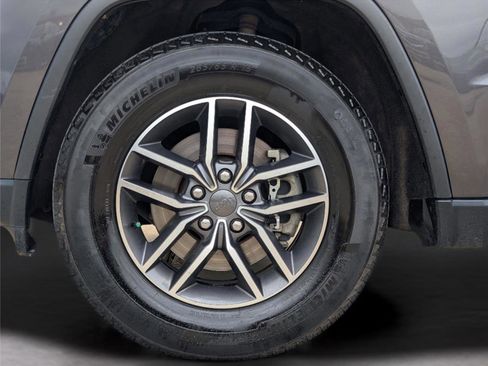 Used 2021 Jeep Grand Cherokee Limited image 9