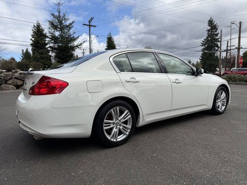 Used 2011 INFINITI G37 Journey w/ Premium Pkg RWD image 8