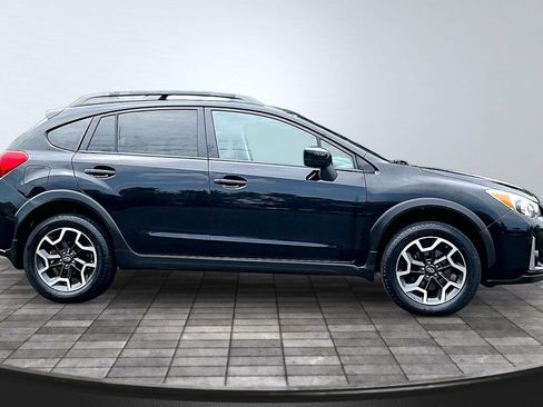 Used 2017 Subaru Crosstrek 2.0i Premium AWD/4WD image 8