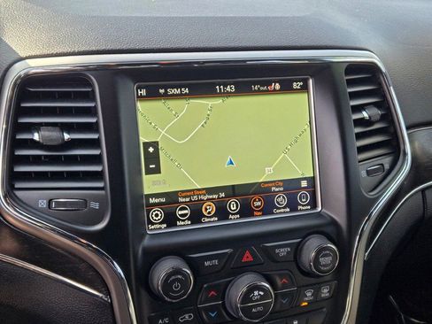 Used 2018 Jeep Grand Cherokee Limited image 24