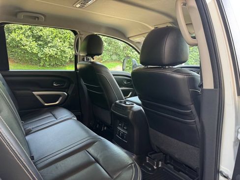 Used 2016 Nissan Titan PRO-4X w/ Pro-4x Convenience Package AWD/4WD image 31