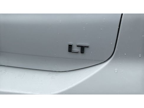 Used 2024 Chevrolet Equinox LT FWD image 8