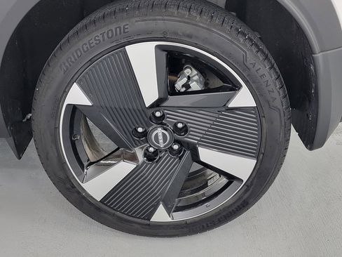 Used 2025 Nissan Kicks SR image 9