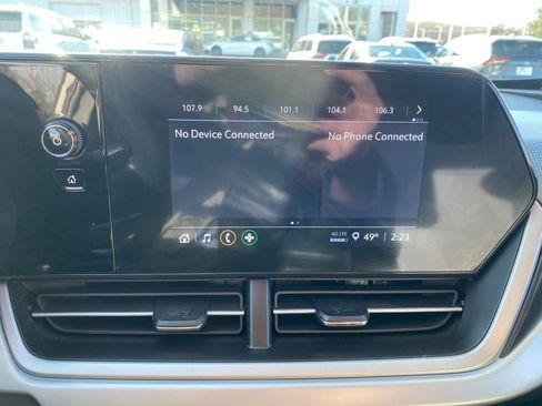 Used 2025 Chevrolet Trax LS w/ LS Convenience Package image 23