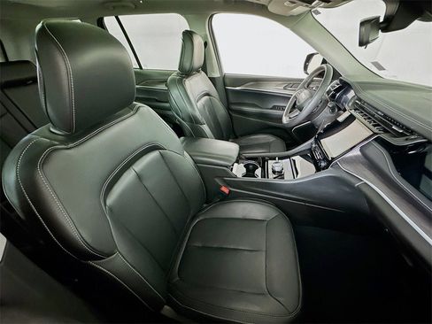 Used 2022 Jeep Grand Cherokee Limited 4xe image 22