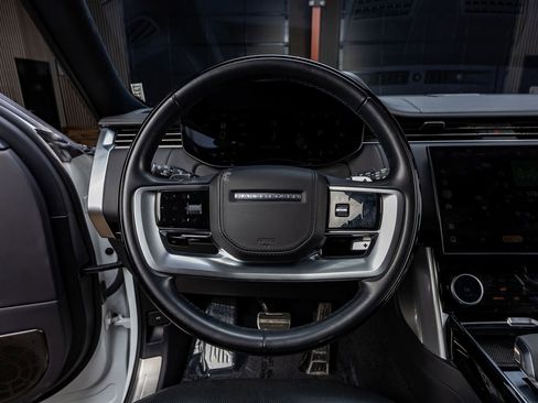 Used 2023 Land Rover Range Rover Long Wheelbase Autobiography image 14